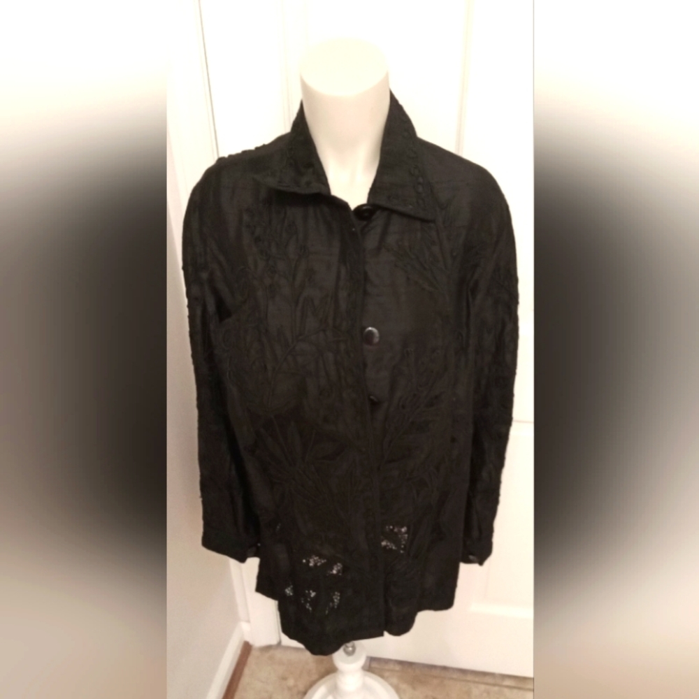 WOMENS HEAVILY EMBROIDERED LONG SLEEVE TOP.